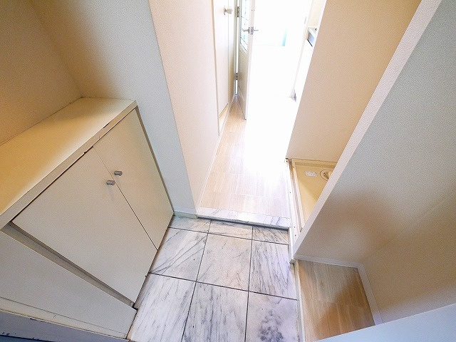 シティパレスＪＲ奈良Ｐ７の玄関|シンプルで使いやすい玄関です