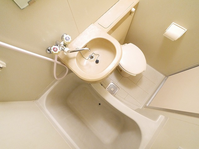 シティパレスＪＲ奈良Ｐ７の浴室|日々の疲れを癒すお風呂付です