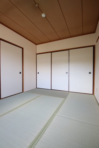 【寝室】 | ヴィルフォーレミチハタ