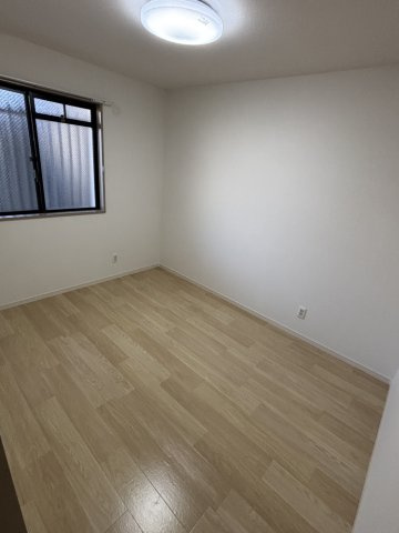 ニューL&Gマンションの洋室