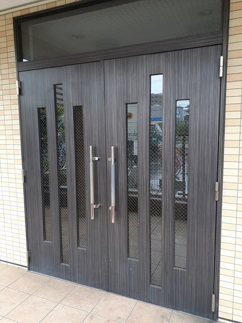 クレオ・テラ本八幡のエントランス