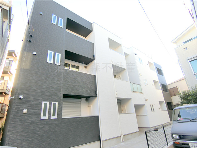 REGALEST KAMATA(レガリストカマタ）の外観|2023年1月築　木造地上3階建て1K～1LDK総戸数12戸　JR京浜東北線蒲田駅徒歩圏内の東京都大田区蒲田2丁目