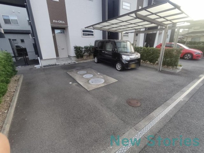 【駐車場】 | フィットセル鈴の宮 | 停め方次第でたくさん停められそうです♪カーポート付き☆