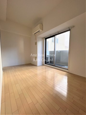 【居間・リビング】 | サムティ南堀江ＬＵＣＥ | エアコン付きで初期費用節約♪