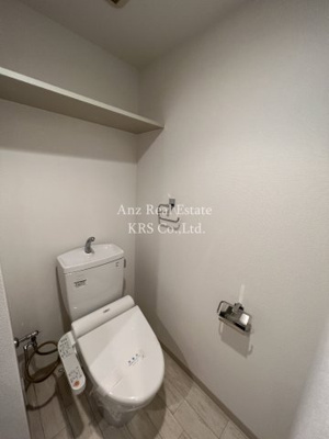 【トイレ】 | サムティ南堀江ＬＵＣＥ | 上部に収納棚付き♪ウォシュレット式です！