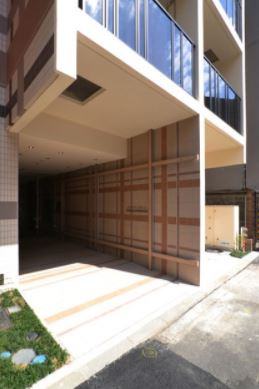 プレミアムキューブ・ジー・四谷左門町のエントランス|プレミアムキューブ・ジー・四谷左門町