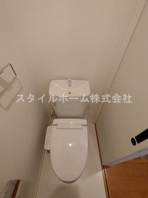 【トイレ】 | リバーサイド花田 | 別部屋写真です。