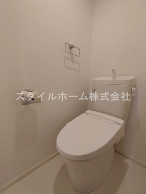【トイレ】 | リバーサイド花田 | 別部屋写真です。