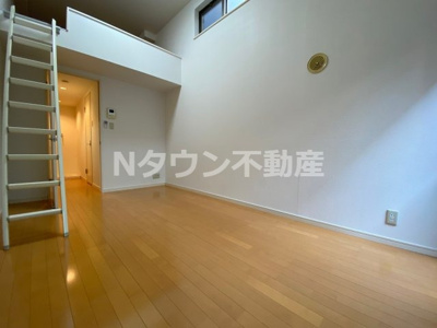 【居間・リビング】 | シェモア千種公園 | ゆったり過ごせる居間です