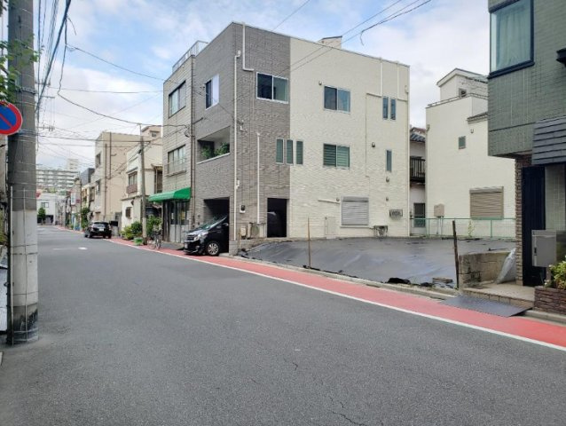 台東区橋場１丁目の売地の前面道路含む現地写真