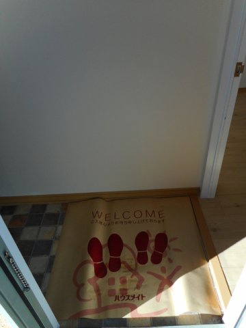 ゼルコバレジデンスA棟の玄関