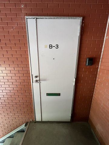 ハイツマルコーⅢの玄関