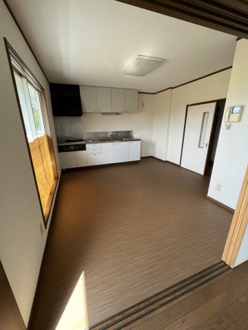 ハイツマルコーⅢの居間・リビング