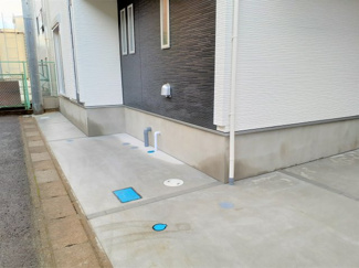 【駐車場】 | 2台駐車可（車種による）＜越谷市赤山町5丁目　新築戸建＞　