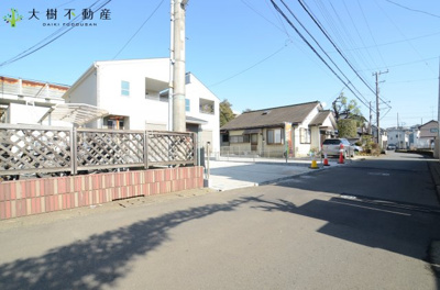 【前面道路含む現地写真】 | 海老名市国分北1丁目　新築戸建て　全２棟　【仲介手数料無料】