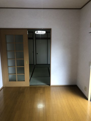 久居北口町一戸建て②の居間・リビング