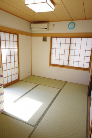 宇都宮市中今泉４丁目　中古戸建の和室|１階和室、６帖