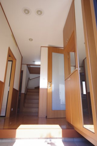 宇都宮市中今泉４丁目　中古戸建の玄関|玄関内側より