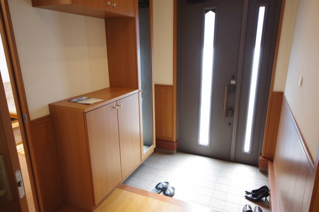 宇都宮市中今泉４丁目　中古戸建の玄関|廊下から玄関内側