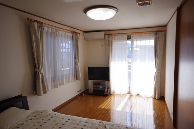 宇都宮市中今泉４丁目　中古戸建の寝室|洋室７.５帖、寝室にいかがでしょうか