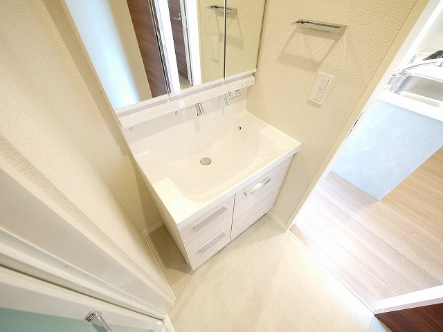 ＳｈａＭａｉｓｏｎ　ＦｏｒｅｓｔａⅠの洗面所|脱衣スペースもあります