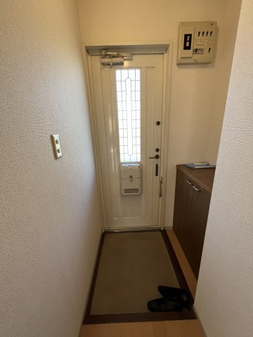 アメニティハイム本郷Dの玄関