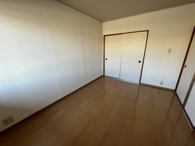 アメニティハイム本郷Dの居間・リビング|
