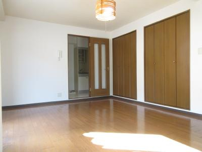 カーサ花園の洋室