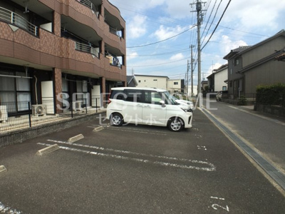 【駐車場】 | サンタガーデン | 駐車場に車を止められます