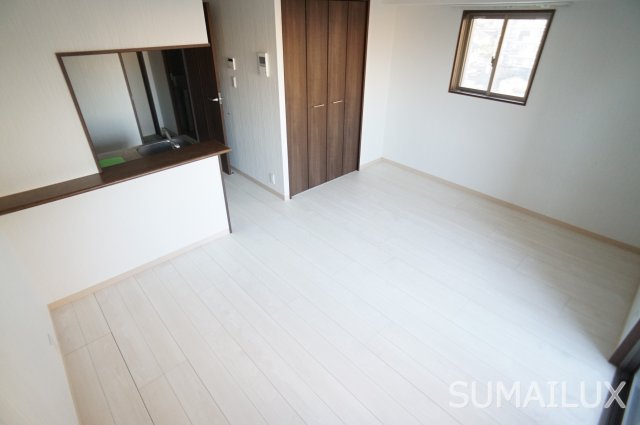 熊本市中央区新屋敷２丁目の賃貸マンションの洋室