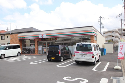 セブン－イレブン 原木中山駅前店まで700m
