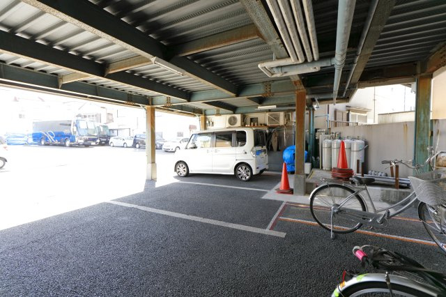 ヴェルディ石井の駐車場