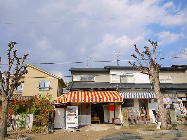 高畑町倉庫付店舗の周辺