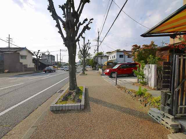 高畑町倉庫付店舗の周辺