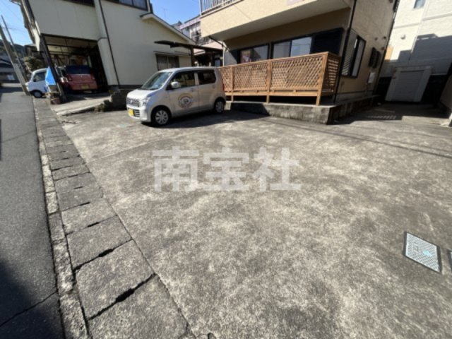 【駐車場】