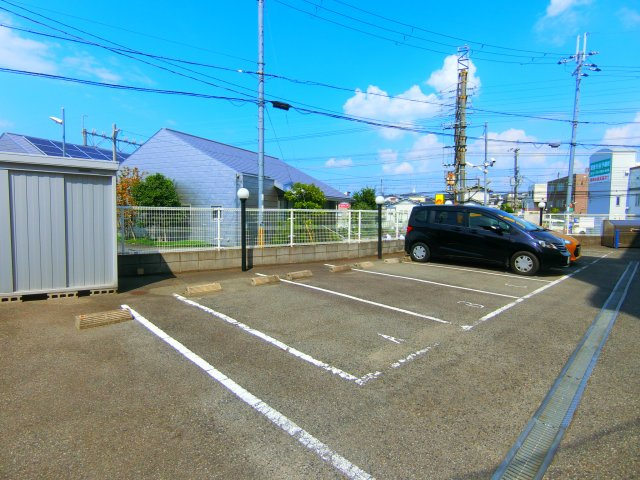 金剛ハイツの駐車場