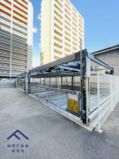 アトラスアルファーノ箱崎の駐車場
