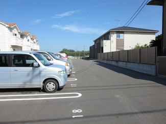 【駐車場】