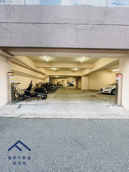 チサンマンション第一博多の駐車場