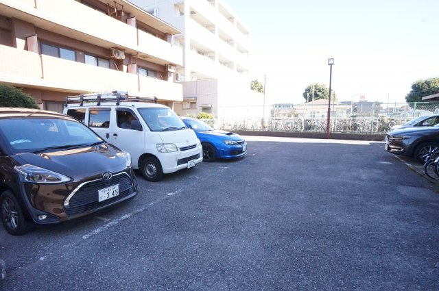 船橋市東船橋２丁目の賃貸マンションの駐車場