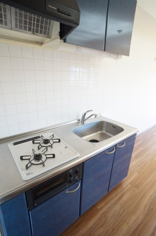 船橋市東船橋２丁目の賃貸マンションのキッチン|二口のシステムキッチンです！違うお部屋の写真です