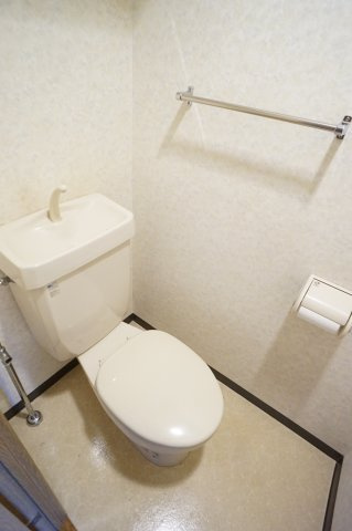 船橋市東船橋２丁目の賃貸マンションのトイレ|違うお部屋の写真です