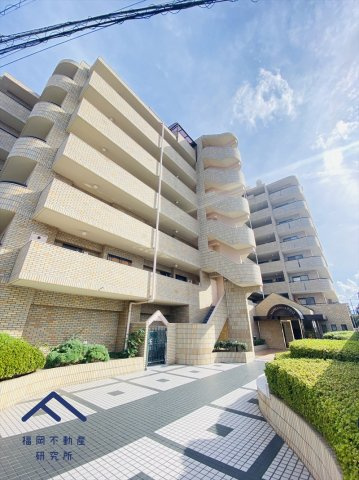 朝日プラザ小戸リバージュの外観