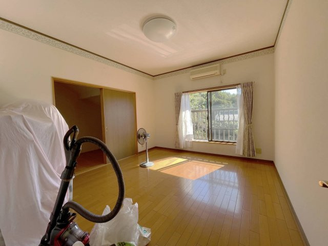 【洋室】 | 中古一戸建　高知市春野町弘岡下 | 2階　南側