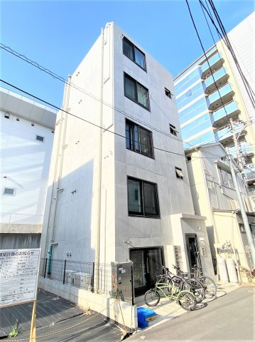 「防音マンション」ラシクラス中丸町の外観|おしゃれと重厚感を併せたエントランス。