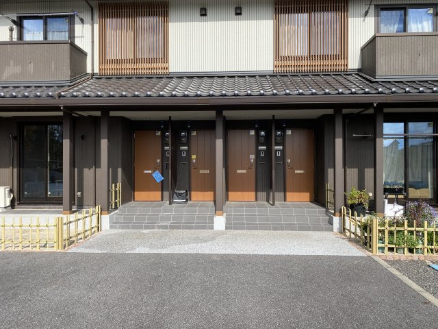 清流の杜　桜のエントランス