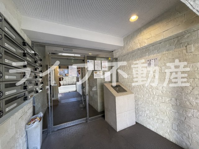 ラフォーレ菱屋西Ⅱのエントランス|ゆとりのあるエントランスです
