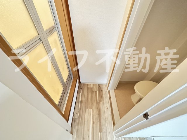 ラフォーレ鴻池元町の洗面所|ゆったりとスペースのある洗面所