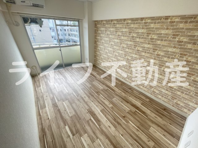 ラフォーレ菱屋西Ⅱの洋室|コンパクトで使いやすい洋室です