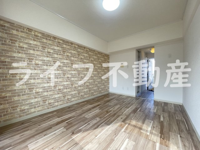 ラフォーレ菱屋西Ⅱの居間・リビング|ゆったりとした居間です